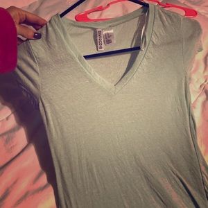 Mint green V-neck T-shirt. XS